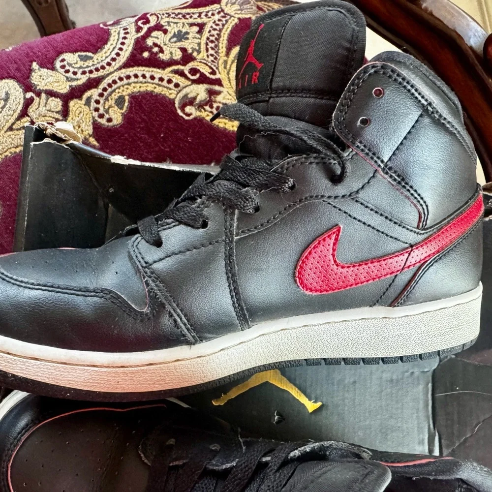Jordan Kids Black Sneakers with Red Trim - Picture 8 of 8